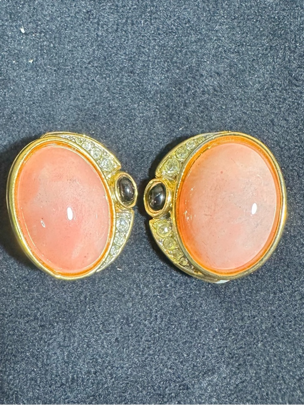 NOS Vtg Gold Toned Pink, Rhinestone & Black Cabochon Clip On Earrings
